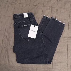 Rolla’s Classic Cropped Jean